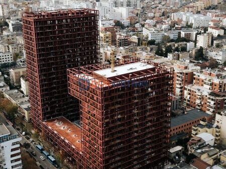 APPARTAMENTO IN AFFITTO, EDIFICIO GIARDINO VIA KAVAJES