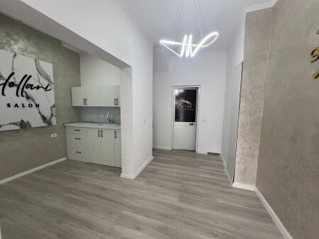 Locale in affitto presso la Scuola At Zef Pëllumbi