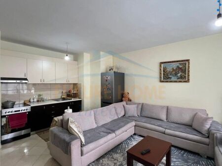 Shitet, Apartament 2+1, Misto Mame, Tiranë.