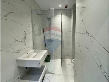 Shitet Apartament 1+1 te Rruga e Elbasanit