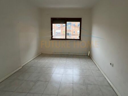 VENDESI APPARTAMENTO 2+1 PRESSO L'EX ESPOSIZIONE