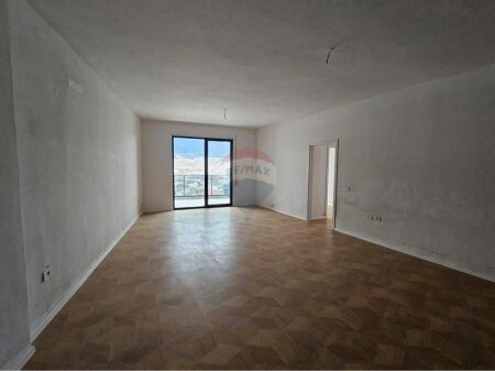 Appartamento 3+1 in vendita a 5-Maji!