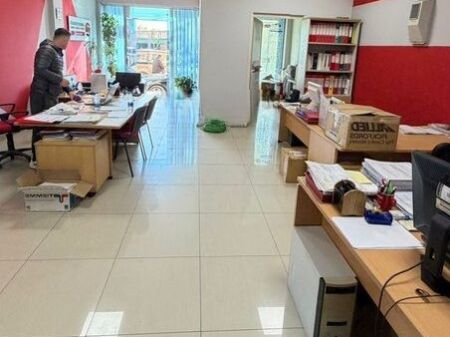 🏢 Jepet me qira ambient komercial – Dublex, 140 m², Laprakë – 1000€ neto
