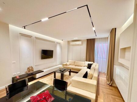 VENDO APPARTAMENTO 2+1 + POSTO AUTO VICINO AL NUOVO MERCATO!