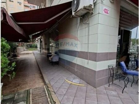 Jepet me Qira Njësi komerciale te Komuna e Parisit