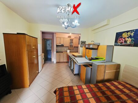 SHITET GARSONIERE ME OBORR – SHKËMBI I KAVAJËS