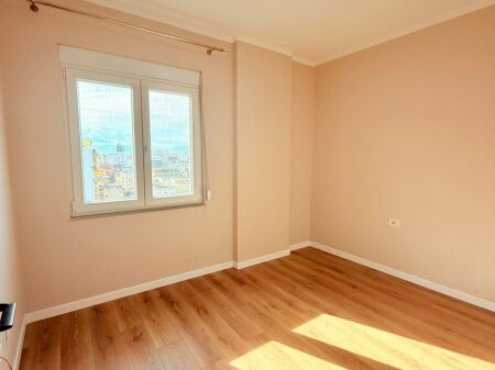 SHITET APARTAMENT 2+1 PRANË MARKATËS, DURRËS