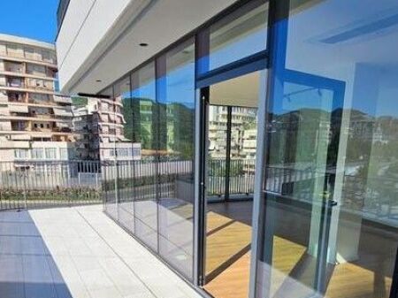 Apartment 2+1+2 parking spaces for rent at Lake View