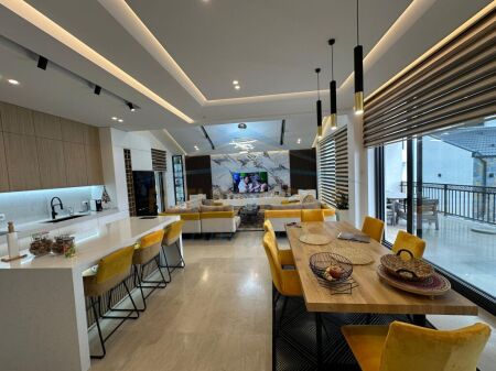 Affitto, Villa su 2 Piani, TEG, Tirana.