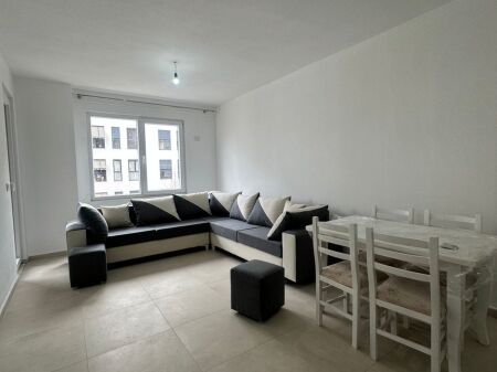 Apartament me qera 1+1