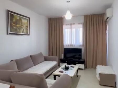 Appartamento 1+1 in affitto di fronte a Grandin