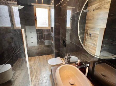 APARTAMENT 2+1 POST PARKIMI PRANE PAZARIT TE RI