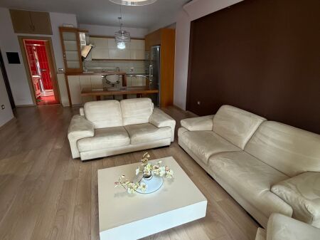 2+1,arredato con posto auto, via peti, liqeni, 700 euro