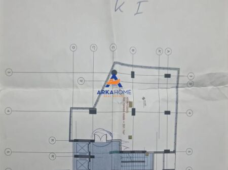 SHITET AMBIENT KOMERCIAL NË FAZË PËRFUNDIMTARE NDËRTIMI " PRANË SHKOLLËS “SERVETE MAÇI " 808.000 EURO