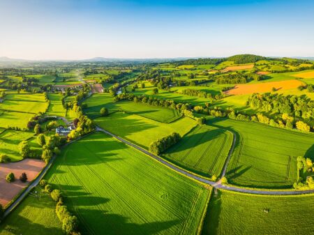 TOKË PËR SHITJE –  IBE, PRANE FLUMEN PARK