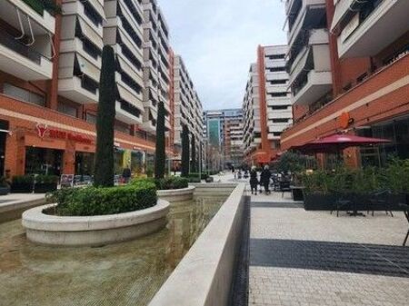 Shitet, Biznesi "Restorant", Kompleksi Delijorgji, Tirane