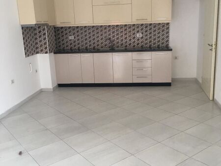 JEPET ME QIRA 2+1+1 bosh ne DON BOSKO KOMPLEKSI BESA 50.000 LEKE I PADISKUTUSHEM