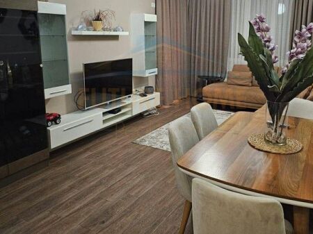 Qera, Apartament 2+1+2, Unaza e Re