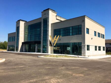 BUSINESS BUILDING FOR SALE ON THE HIGHWAY TR-DR 1,400,000 EURO