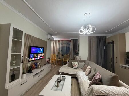 Ofrohet per qira apartament 3+1+2 te Stadiumi Dinamo