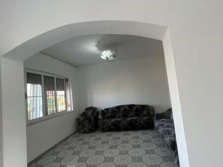 Shitet Shtëpi Private në Shijak