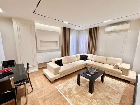 APARTMENT 2+1+PARKING SPACE NEAR THE NEW MARKET!