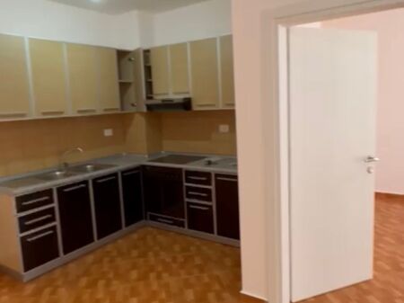 1+1, parzialmente arredato, presso l'hotel Rolandi, Astir, 400 mila lek