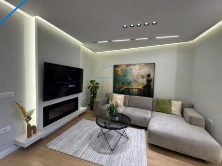 Shitet, Apartament 2+1, Zogu i Zi, Tirane.