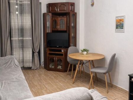 Jepet me qera apartament 1+1 ne Astir.