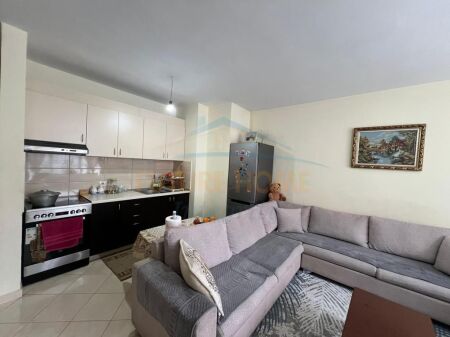 Shitet, Apartament 2+1, Misto Mame, Tiranë.