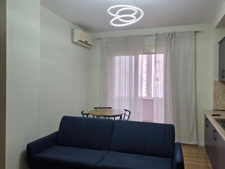 Shtepi me qera 1+1 Komuna Parisit