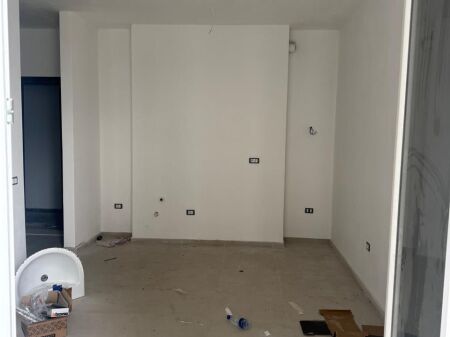 Shitet apartament 1+1 te Univers City!