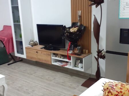 Jepet shtepi me qira apartament