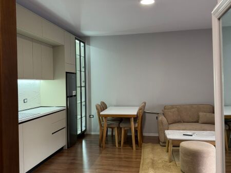 1+1,i mobiluar,kompleksi ndregjoni jordan misja,700 euro i diskutueshem