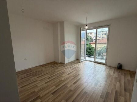 🏢 **Studio Apartament Fantastik për Shitje në Tiranë!**