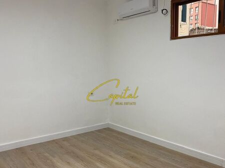 AMBIENT BIZNESI ME QIRA 30 M2 MYSLYM SHYRI 37.000 LEKE