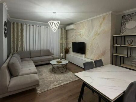Apartament me qira 1+1 tek Liqeni i Thate