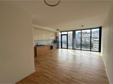 Zyre me qira ne Lake View Residence !