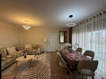 Appartamento 2+1+Parcheggio in affitto a Akses Tirana vicino a Casa Italia.