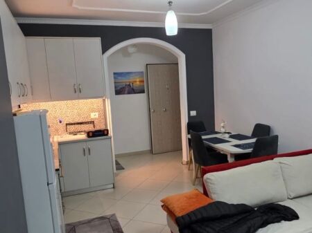 2+1,furnished at the Selita roundabout,700 thousand lek,with parking