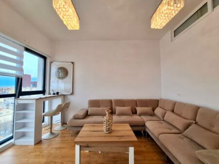 Super appartamento 1+1 con cucina separata (📍 Incrocio Vasil Shanto – Università Mediterranea) 67 m² (Palazzo nuovo 2025) 100% Nuovo 🔥🔥 750 €/Mese