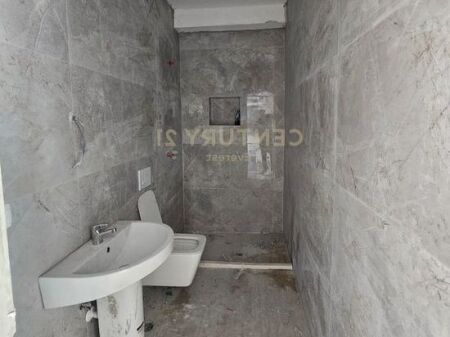 Vendesi in vendita 1+1 a Zogu i Zi