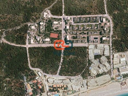 Tek Kompleksi Square Village, Ne Dhermi, Shitet Garsoniere Ideale Per Investim !!!