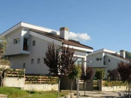 Apartament 2+1 me 2 Poste Parkimi me Qira te Long Hill Residence TEG