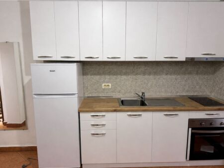 Appartamento 1+1 in affitto a Myslym Shyri, vicino a Bar Momo - 47.000 lek