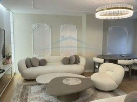 In vendita, Appartamento di lusso 2+1+2 posti auto, Via Bogdaneve, Tirana