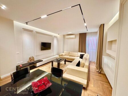 APARTMENT 2+1+PARKING SPACE NEAR THE NEW MARKET!