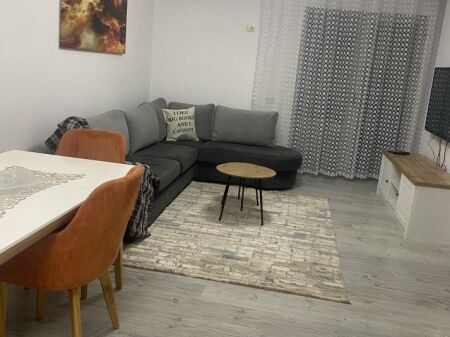 APARTAMENT ME QERA 2+1 PAZARI I RI 75.000 LEKE