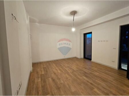 Ufficio in affitto presso il complesso Tirana Garden Building!