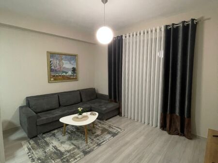 APARTAMENT ME QERA 1+1 PORCELAN 60.000 LEKE